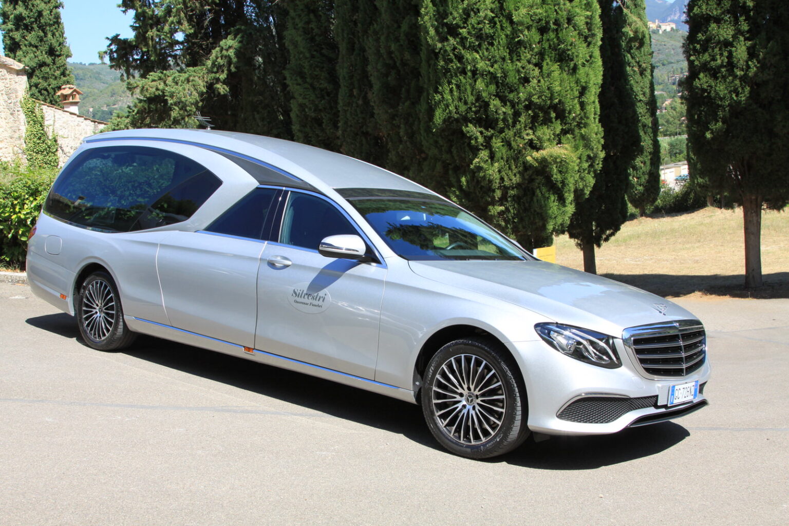 onoranze-funebri-silvestri-mezzi-funebri-23-1536x1024